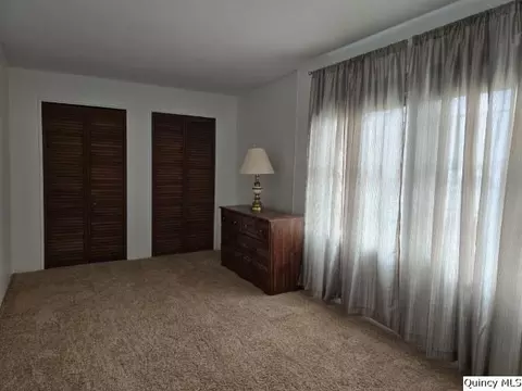35 N 2nd St, Carthage, IL 62321 photo 15