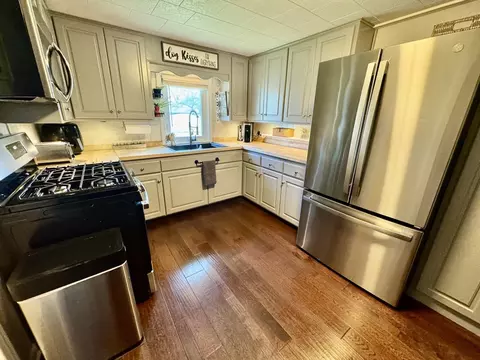 Kitchen - 717 Cross St, Peru, IL 61354 photo 1 of 4