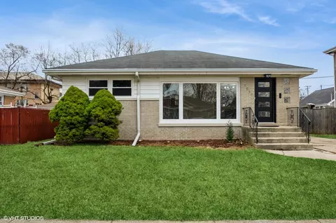 7537 N Neva Ave N, Niles, IL 60714