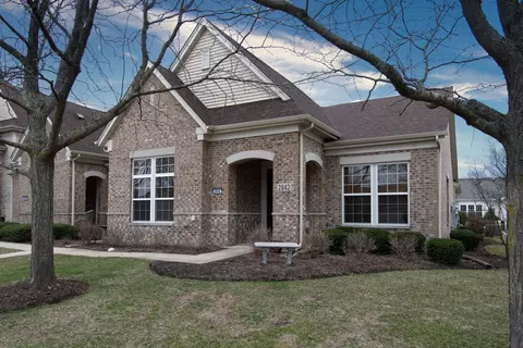 2842 Normandy Cir, Naperville, IL 60564