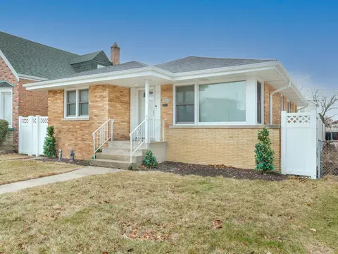 7643 W Rascher Ave, Chicago, IL 60656