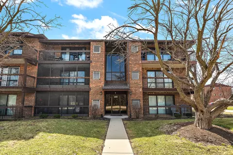 15103 Quail Hollow Dr #602, Orland Park, IL 60462