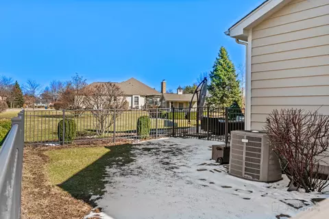 3700 Persimmon Dr, Algonquin, IL 60102 photo 41