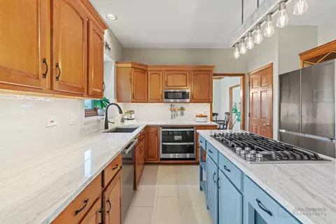 3700 Persimmon Dr, Algonquin, IL 60102 photo 9