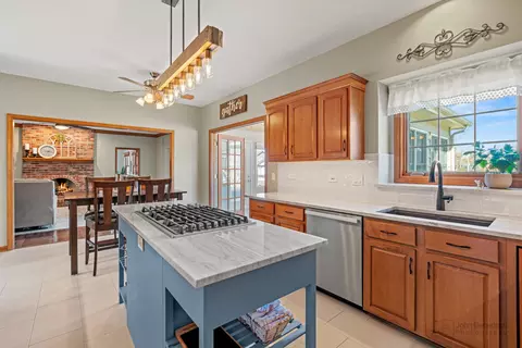 3700 Persimmon Dr, Algonquin, IL 60102 photo 7