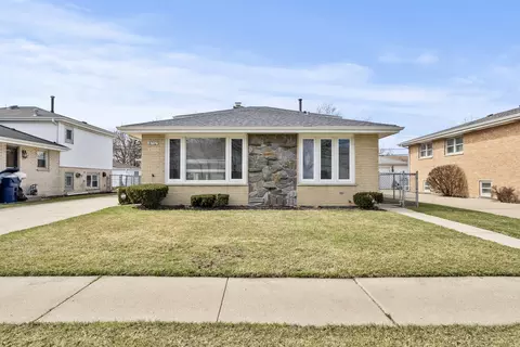 8732 S 49th Ct, Oak Lawn, IL 60453
