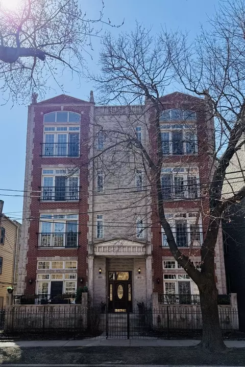 911 W Altgeld St #2E, Chicago, IL 60614
