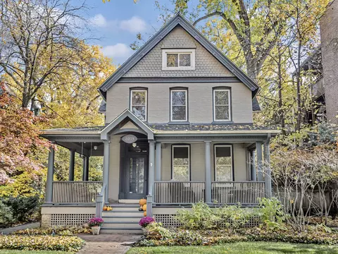 2039 Orrington Ave, Evanston, IL 60201