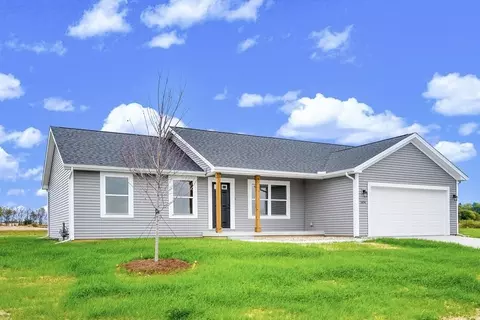504 Travis Dr, Carlock, IL 61725