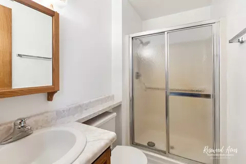 Bath - 3497 E 3000n Rd, Bourbonnais, IL 60914 photo 1 of 2