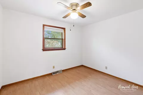 Bedroom - 3497 E 3000n Rd, Bourbonnais, IL 60914 photo 3 of 3
