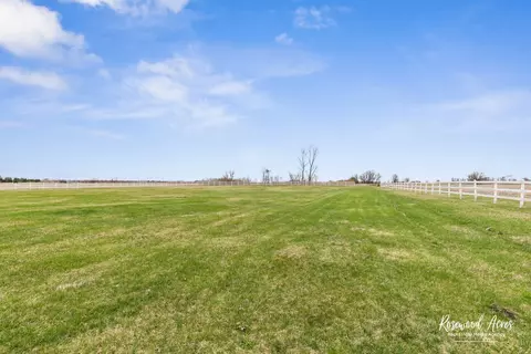 Exterior - 3497 E 3000n Rd, Bourbonnais, IL 60914 photo 8 of 9
