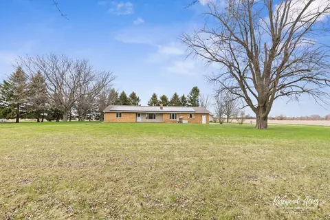 Exterior - 3497 E 3000n Rd, Bourbonnais, IL 60914 photo 3 of 9