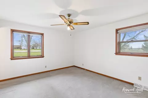 Bedroom - 3497 E 3000n Rd, Bourbonnais, IL 60914 photo 2 of 3
