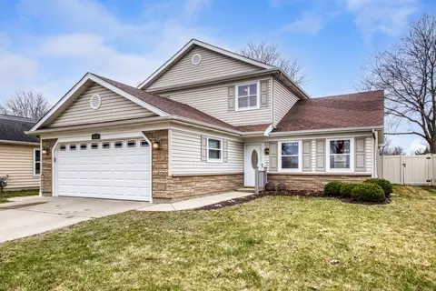 1310 Old Timber Ln, Hoffman Estates, IL 60192
