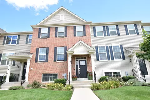 572 Cimmaron Cir, Crystal Lake, IL 60012