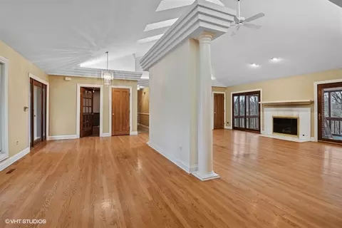 Living - 39 W165 Red Cloud Ln, Elgin, IL 60124 photo 1 of 2