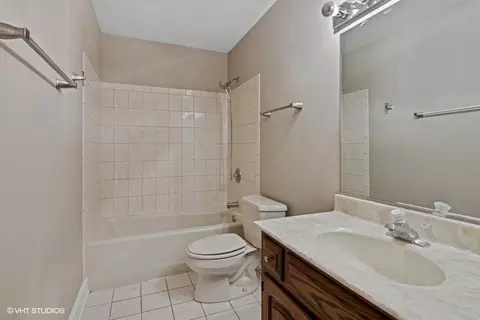 Bath - 39 W165 Red Cloud Ln, Elgin, IL 60124 photo 2 of 2
