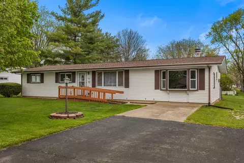 708 E Larmon St, Tolono, IL 61880