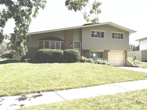 15201 Briar Ln, Oak Forest, IL 60452