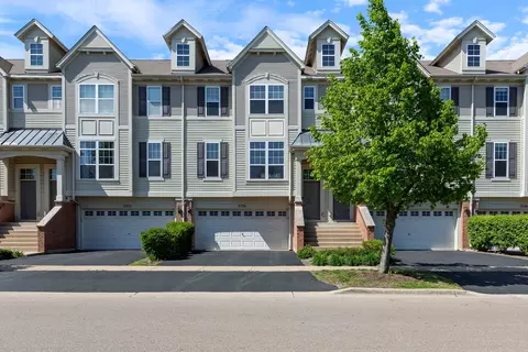 3576 Gabrielle Ln, Aurora, IL 60504