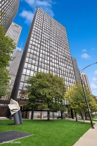 880 N Lake Shore Dr #3E, Chicago, IL 60611