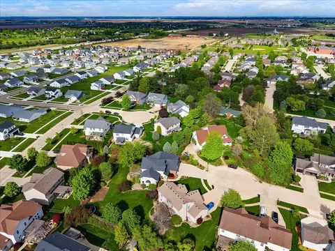 View/Area - 1719 Arborvitae Ct, Normal, IL 61761 photo 9 of 12