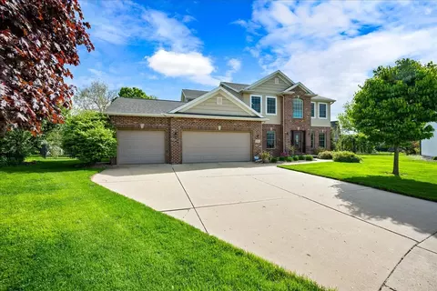 Exterior - 1719 Arborvitae Ct, Normal, IL 61761 photo 7 of 10
