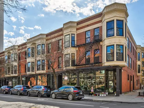 1716 N Wells St #3, Chicago, IL 60614