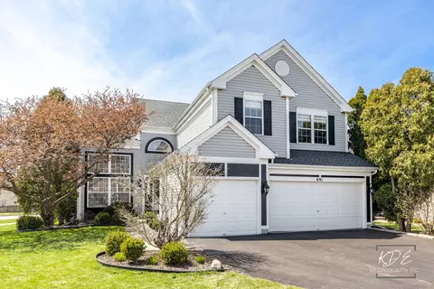 691 Wintergreen Cir, Naperville, IL 60540