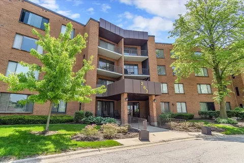 263 S Clubhouse Dr #426, Palatine, IL 60074