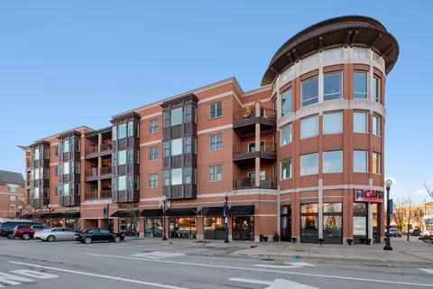 945 Burlington Ave #202, Downers Grove, IL 60515