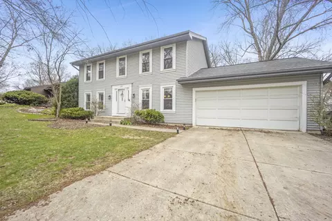 1970 Green Trails Dr, Lisle, IL 60532