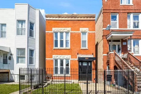 2924 W 38th Pl, Chicago, IL 60632