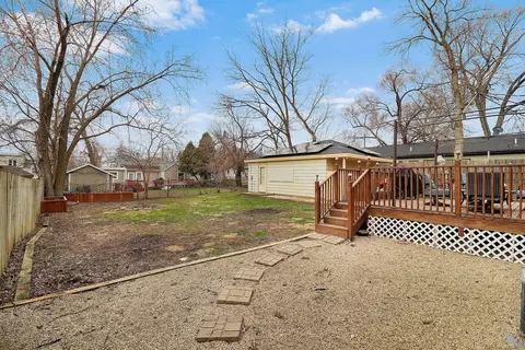 Exterior - 502 Monroe Ave, Ingleside, IL 60041 photo 4 of 5