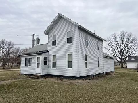 107 N Washington St, Tampico, IL 61283