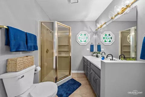Bath - 665 Addison St, Elgin, IL 60120 photo 2 of 2