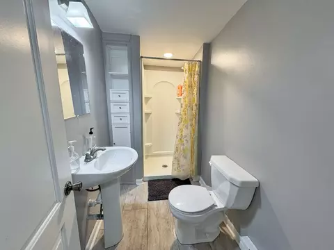 Bath - 286 E Bluff St, Marseilles, IL 61341 photo 1 of 2