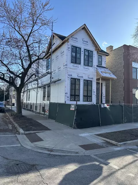 2101 W Erie St, Chicago, IL 60612