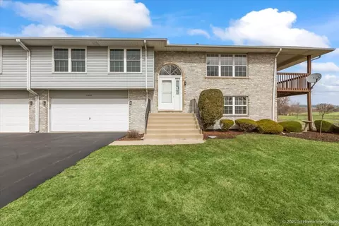 15647 Centennial Ct, Orland Park, IL 60462