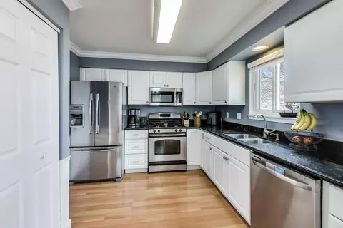 Kitchen - 21522 W Georgetown Ct, Plainfield, IL 60544 photo 1 of 2