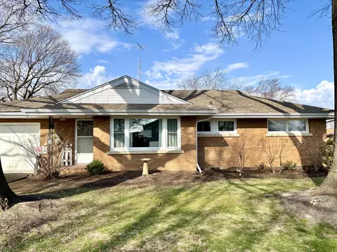 515 N Blaine Ave, Bradley, IL 60915
