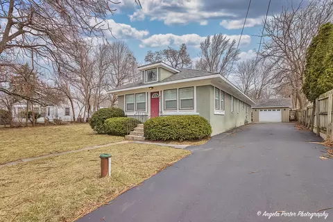 824 N River Rd, Mchenry, IL 60051