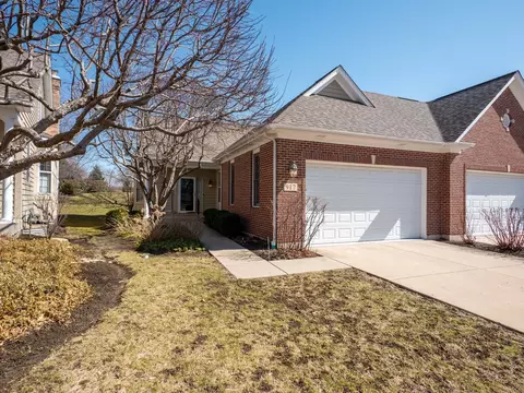 917 Ginger Ln, Geneva, IL 60134
