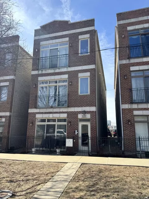 1610 N Nagle Ave #1, Chicago, IL 60707
