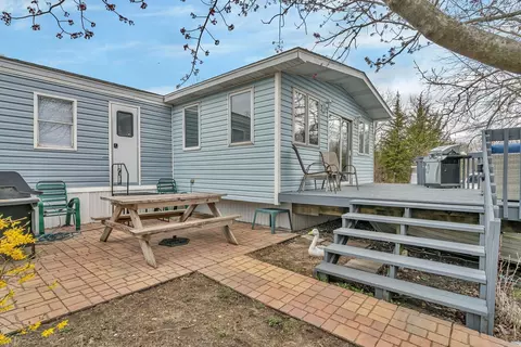 130 Tully Rd, Wilmington, IL 60481