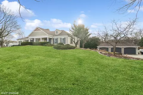 374 Ridge Rd, Barrington Hills, IL 60010