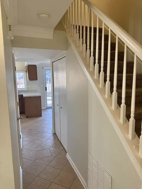 Entry Way - 960 Annandale Dr, Elgin, IL 60123 photo 2 of 3