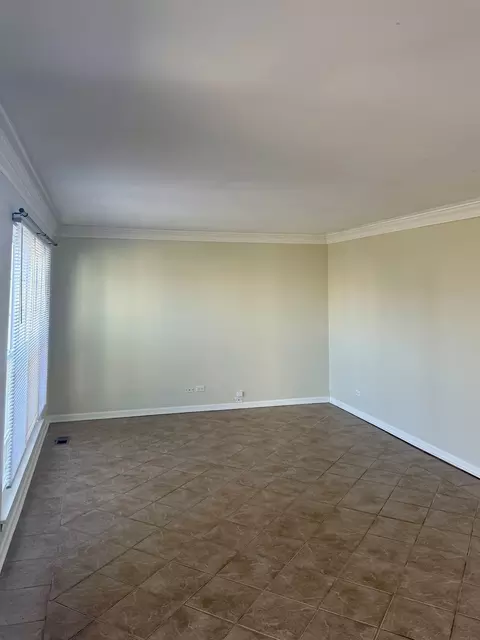 Living - 960 Annandale Dr, Elgin, IL 60123 photo 1 of 6