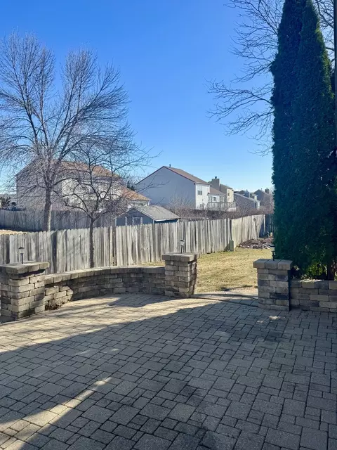 Exterior - 960 Annandale Dr, Elgin, IL 60123 photo 8 of 9